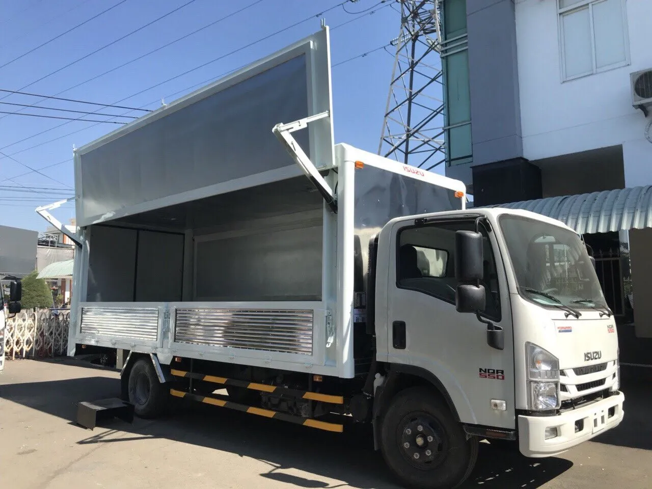 xe tải Isuzu thùng kín, xe tải Isuzu thùng lửng, xe tải Isuzu thùng mui bạt, xe tải Isuzu thùng đông lạnh, xe tải Isuzu thùng kín
