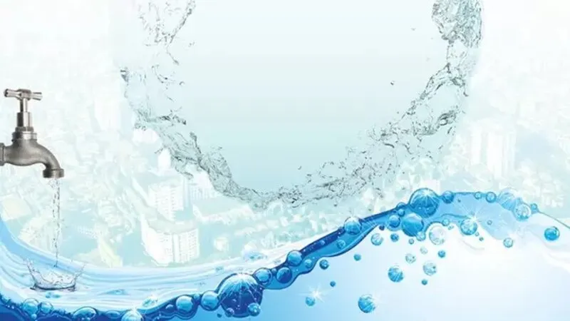 Nước mui ô tô là gì: Hình ảnh thùng chứa nước mui thường được đặt trên nóc xe tải cũ