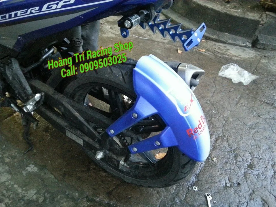 Pat Biển Số Gập R15: Nâng Tầm Phong Cách Với Phụ Kiện Nhôm CNC Cao Cấp