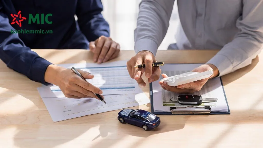 phi bao hiem bat buoc o to