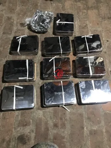 Phôi ép biển số xe máy được làm bằng chất liệu Inox dày dặn