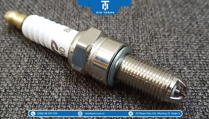 Bugi chính hãng giúp xe nổ máy dễ dàng