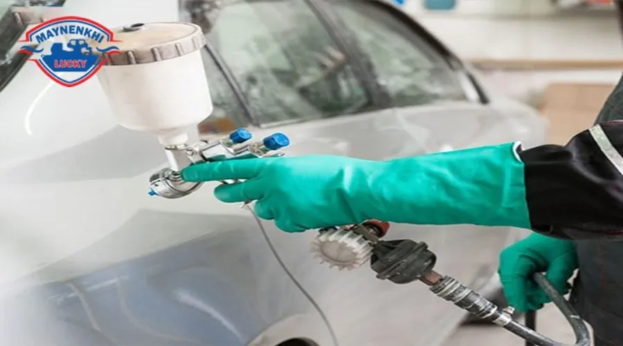 Lớp sơn chống gỉ bảo vệ kim loại, là bước quan trọng của quy trình sơn lại xe ô tô