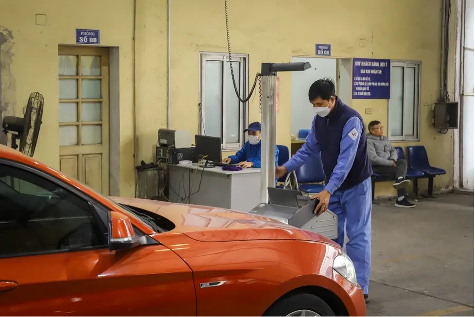 Ảnh minh họa về kiểm tra đăng kiểm ô tô