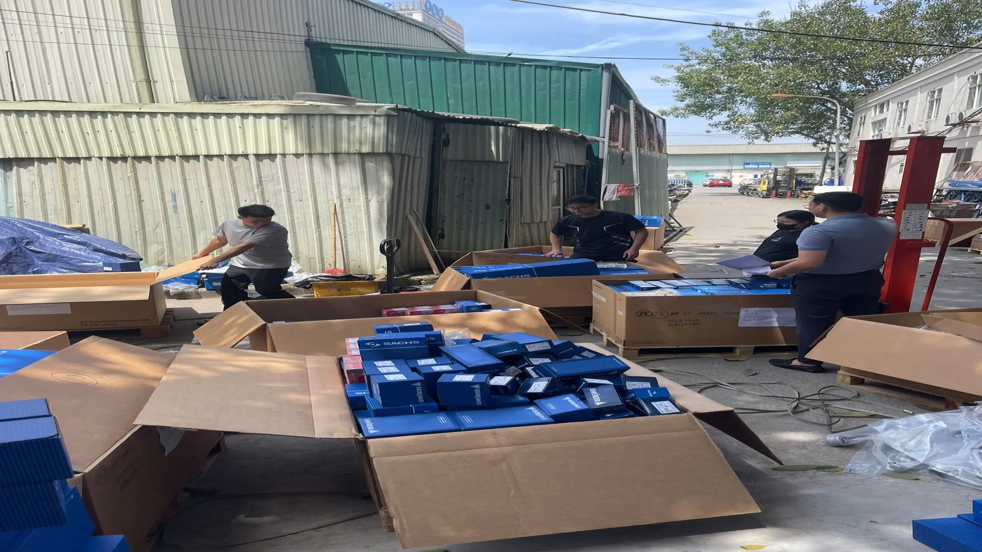 Phụ tùng chính hãng OEM