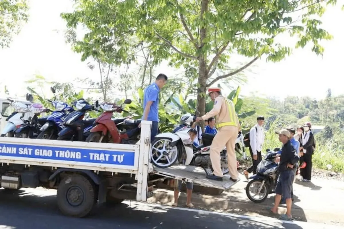 Quên giấy tờ xe máy có bị giữ xe không — quy định tạm giữ phương tiện