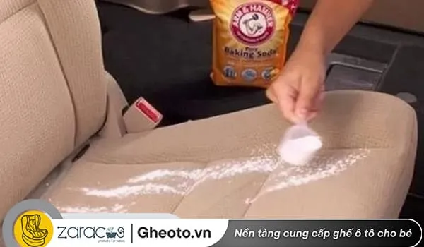 cach-khu-mui-hai-san-trong-xe-o-to-bang-baking-soda