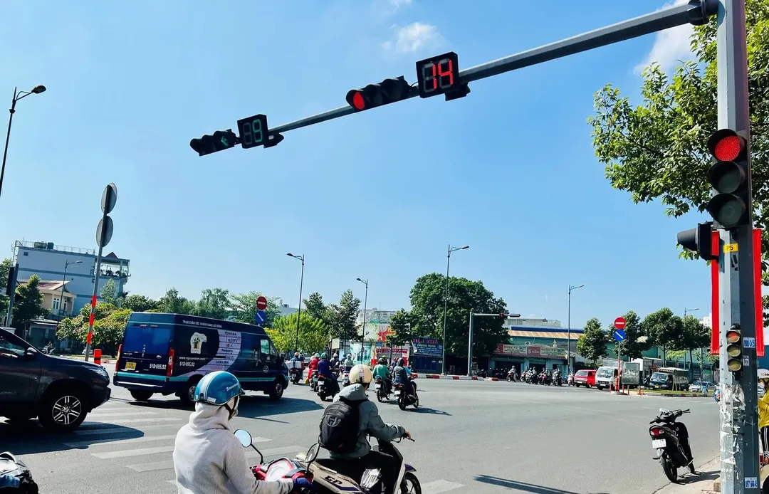 Rẽ phải khi đèn đỏ không có biển cho phép