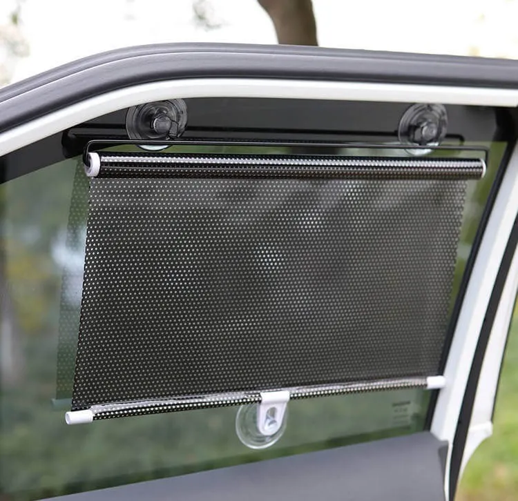 Mẫu ô che nắng tự cuộn dán vào kính xe