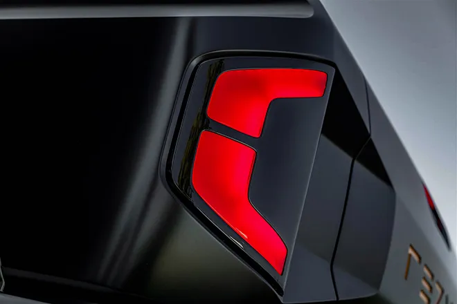 Rezvani Hercules 6x6 chiếc xe bán tải 3 cầu vạn người mê - 7