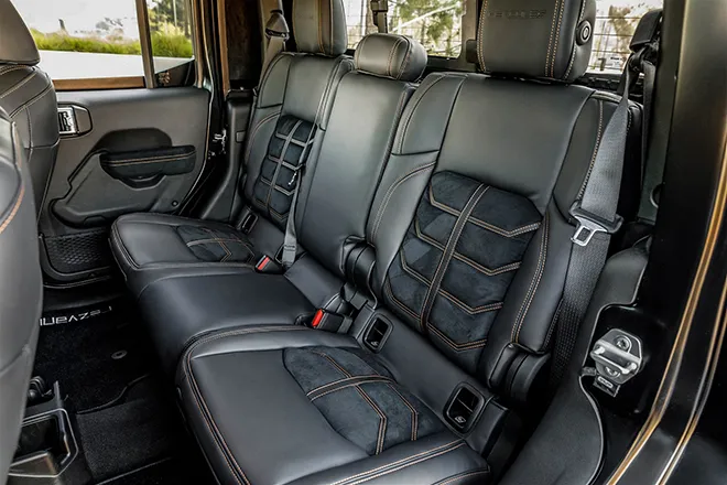Rezvani Hercules 6x6 chiếc xe bán tải 3 cầu vạn người mê - 12