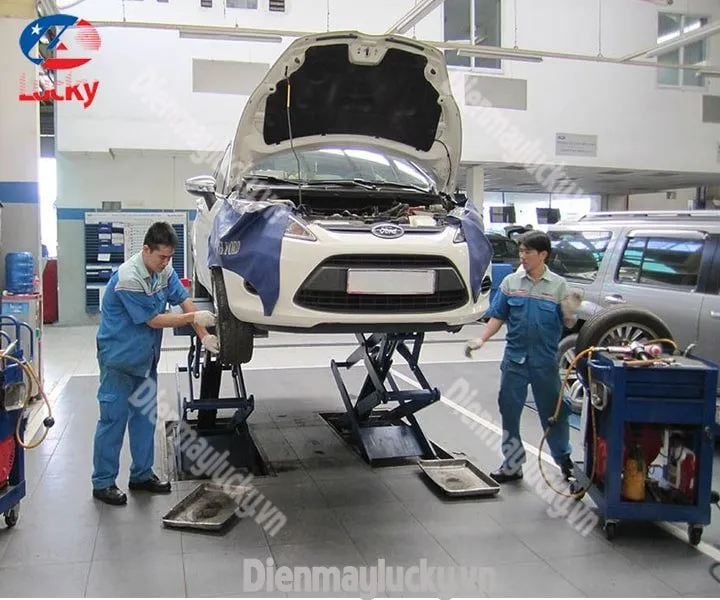 Nhân viên của gara ô tô cần có chuyên môn và thái độ tốt