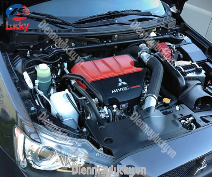 Hình ảnh cho thấy quá trình xả sạch dung dịch tẩy rửa và cặn bẩn bằng nước áp lực nhẹ sau khi đã cọ rửa kỹ lưỡng