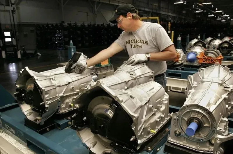 So sánh chi tiết cấu tạo và nguyên lý hoạt động của hộp số xe ô tô EV và ICE