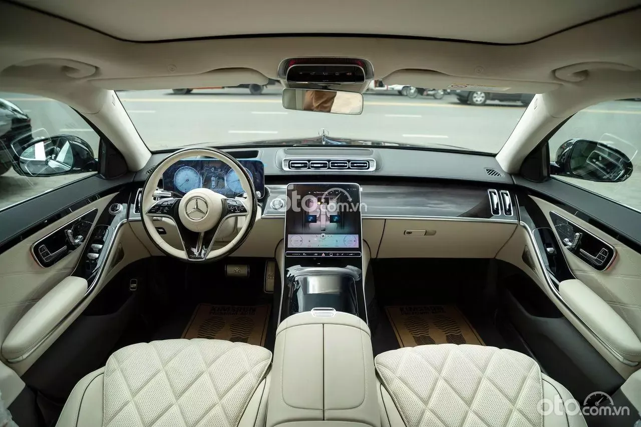 Nội thất xe Mercedes Maybach S450.