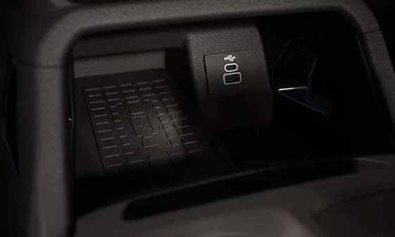 Hình ảnh sạc không dây xe bán tải Ford Ranger 2023