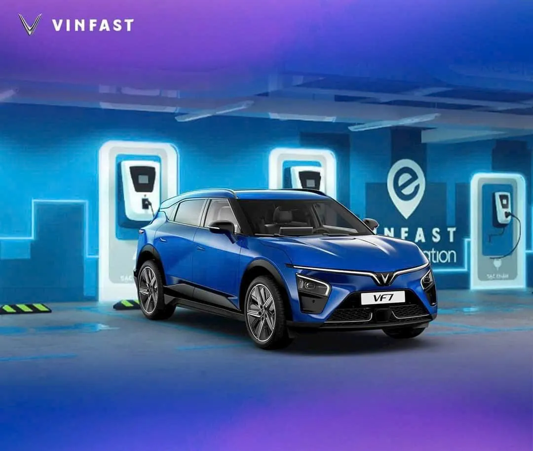 Sạc pin VinFast VF7 tại trạm sạc nhanh