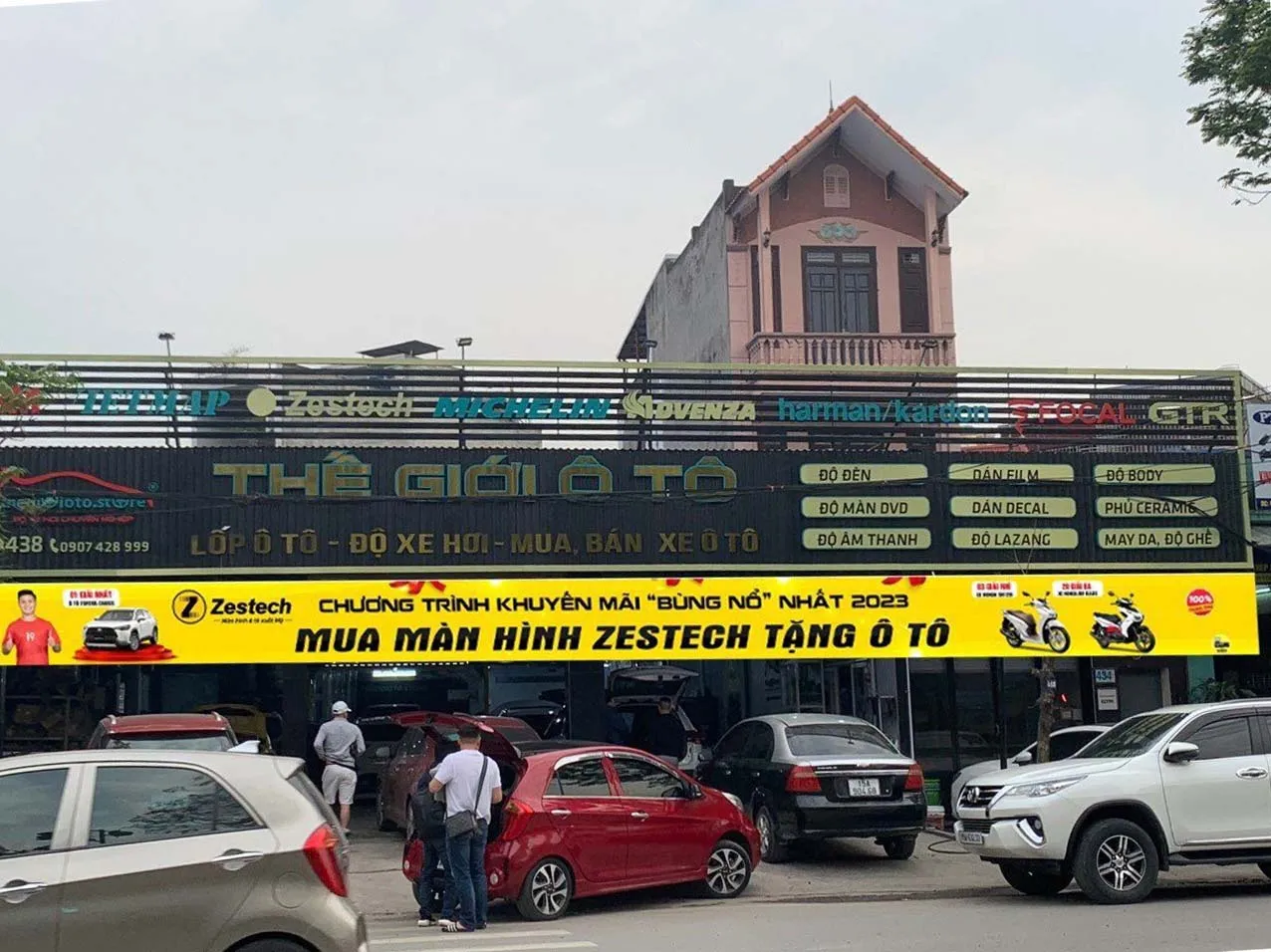 Hình ảnh showroom Thế Giới Ô tô