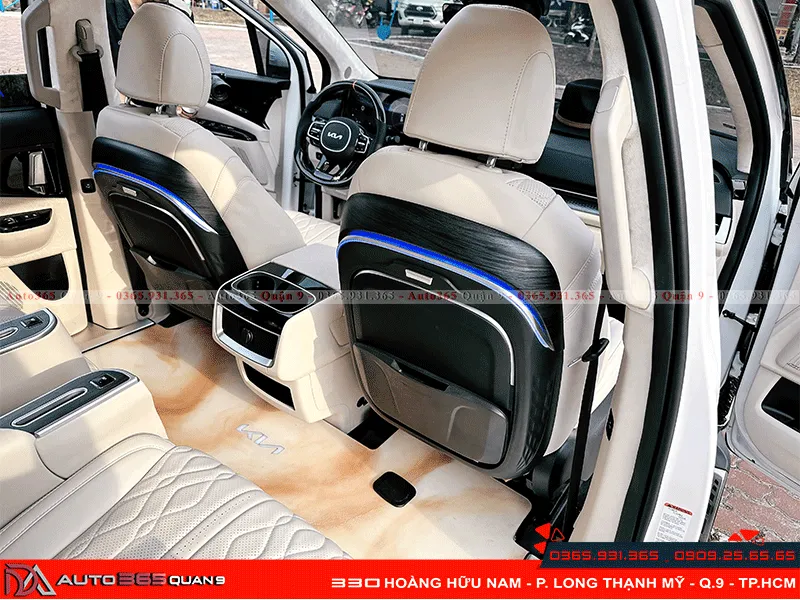 Hình ảnh độ chi tiết và tỉ mỉ các thành phần bên trong xe hơi tại trung tâm chuyên nghiệp