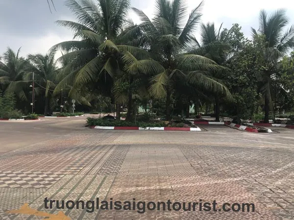 sân học lái xe ô tô b2 tại Sài Gòn Tourist