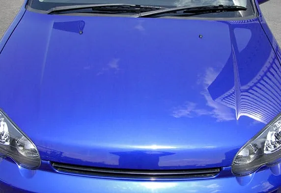 Thao tác lau sáp đánh bóng ô tô màu xanh dương Color Evolution Blue