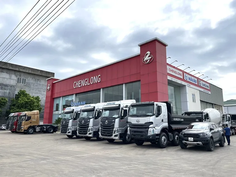 Showroom trưng bày chính hãng xe ben ChengLong 4 chân tại Công ty Ô Tô Hải Âu