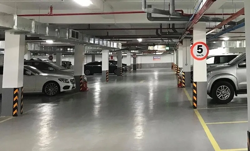 Lựa chọn vị trí đỗ xe an toàn để bảo vệ xe khỏi các rủi ro bên ngoài