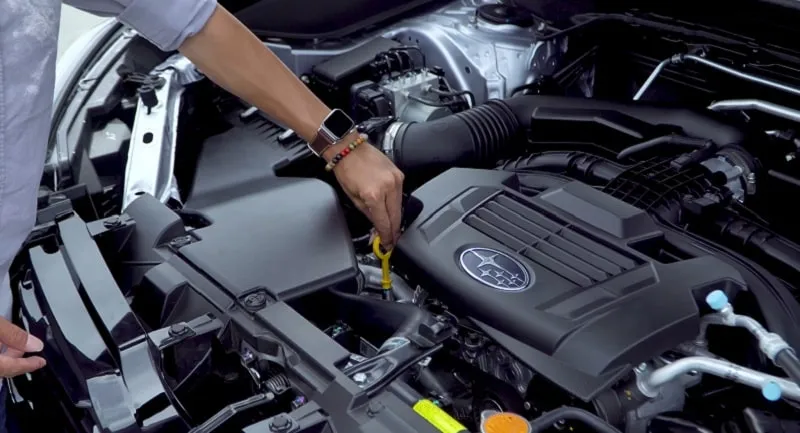 Kiểm tra động cơ, lốp và chất lỏng trên xe hơi thường xuyên