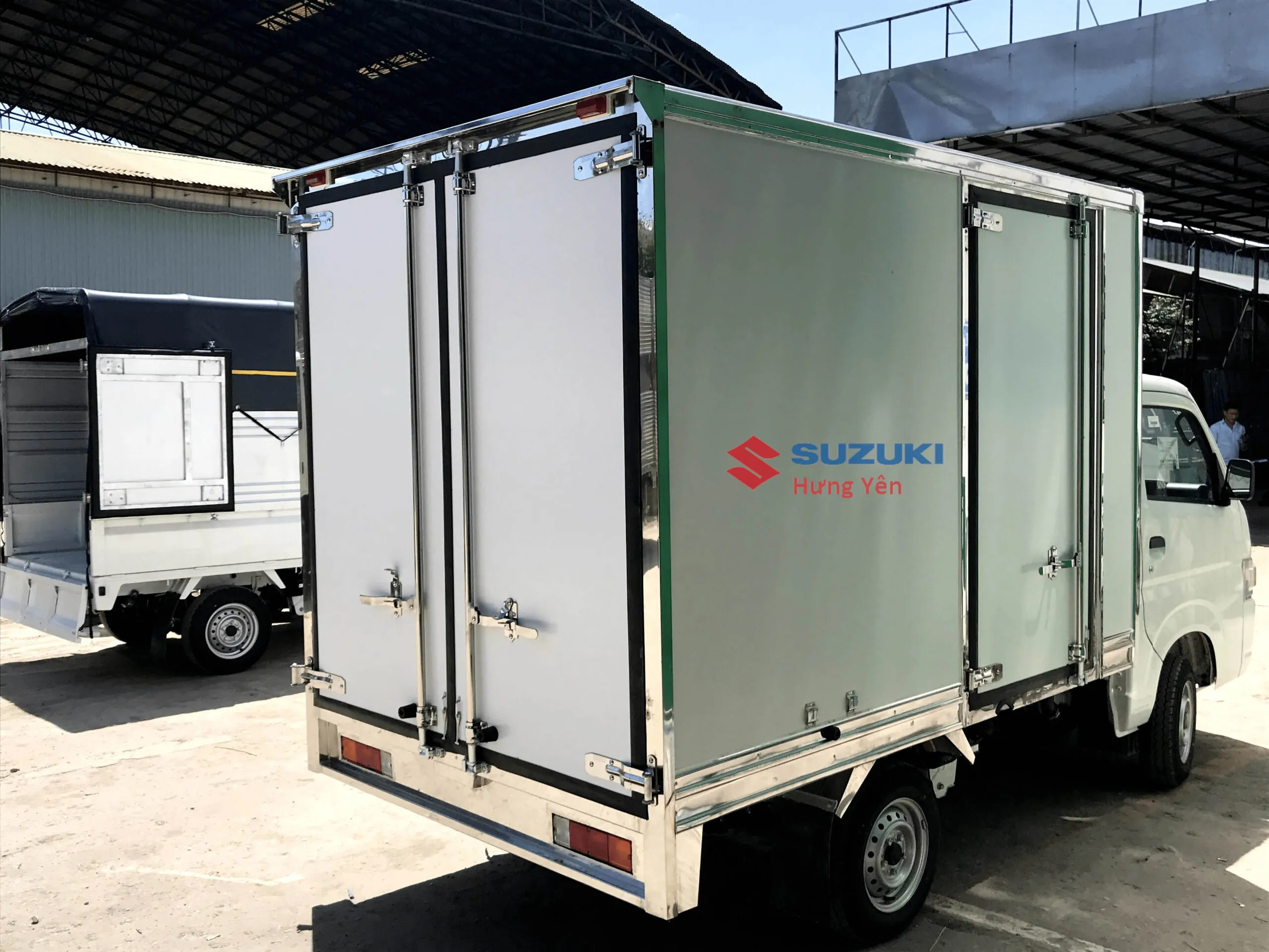 Suzuki thùng kín Composite