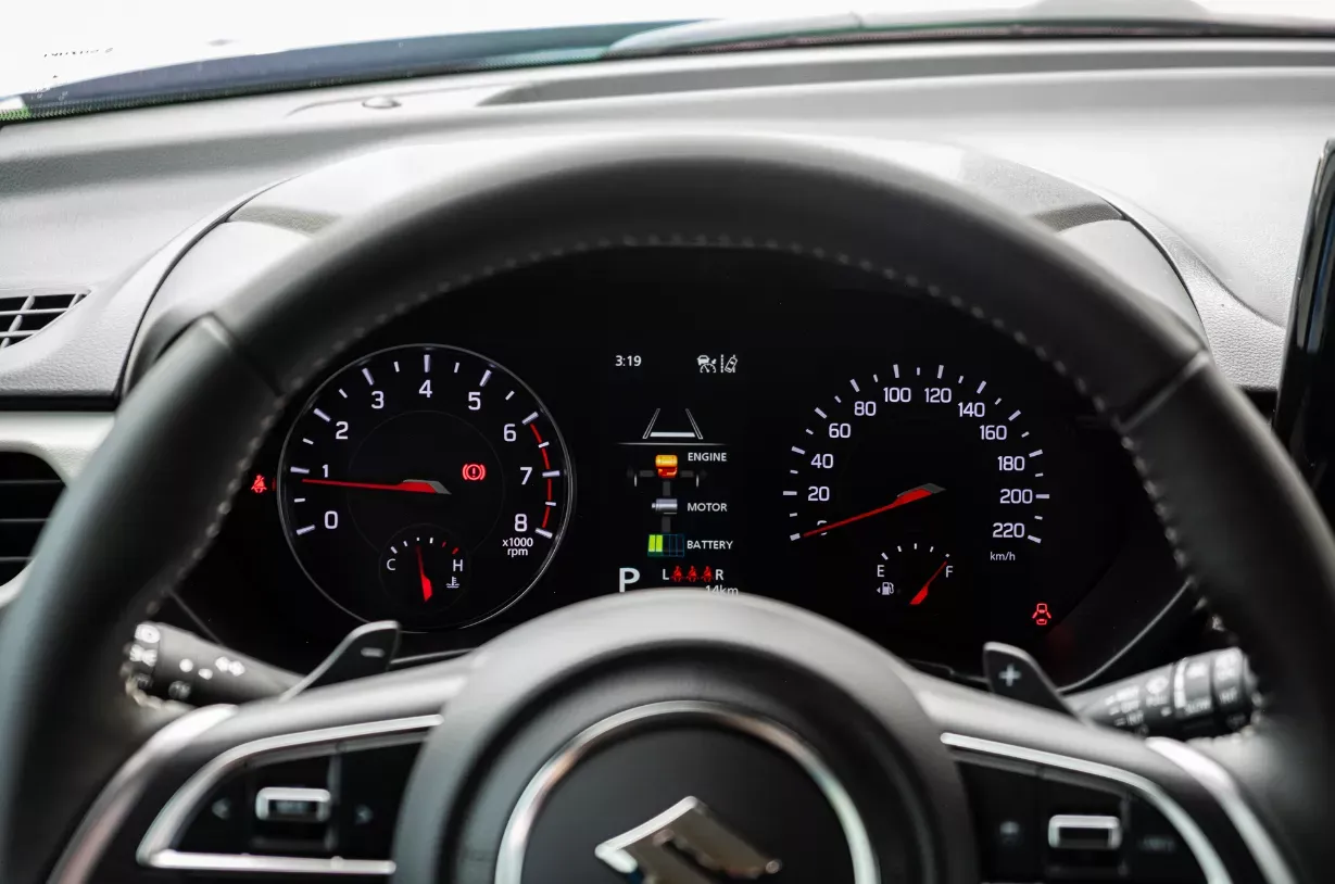 Đồng hồ thông tin xe Suzuki Swift.