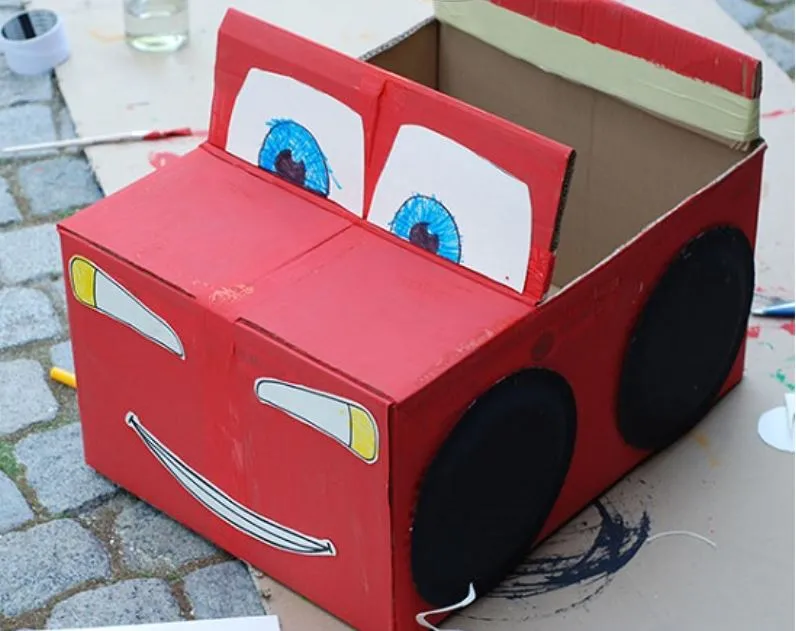 Làm ô tô từ thùng carton ngộ nghĩnh, đáng yêu