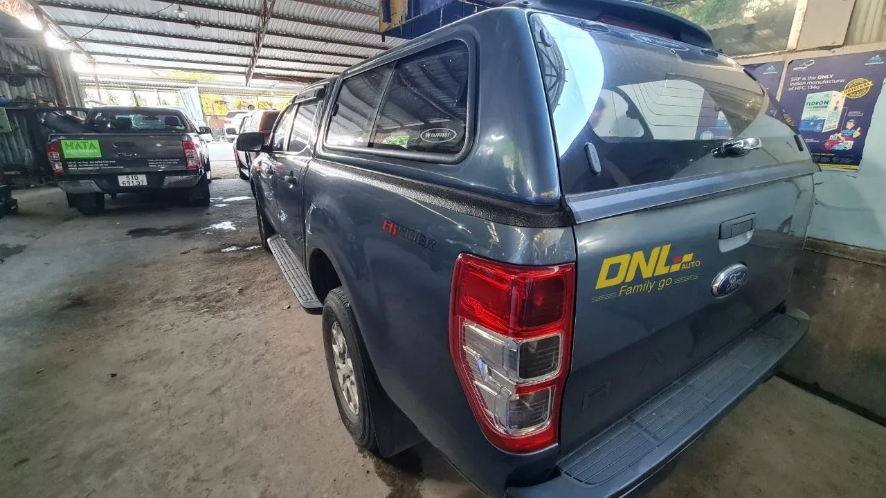 Tay khóa nắp thùng cao xe bán tải Ford Ranger cần sửa khóa thùng xe bán tải