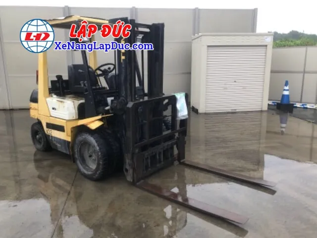 Xe NÃ¢ng Dáº§u 2.5 táº¥n TCM FD25Z3 táº¡i bÃ£i xe nÃ¢ng á»Ÿ Nháº­t Báº£n