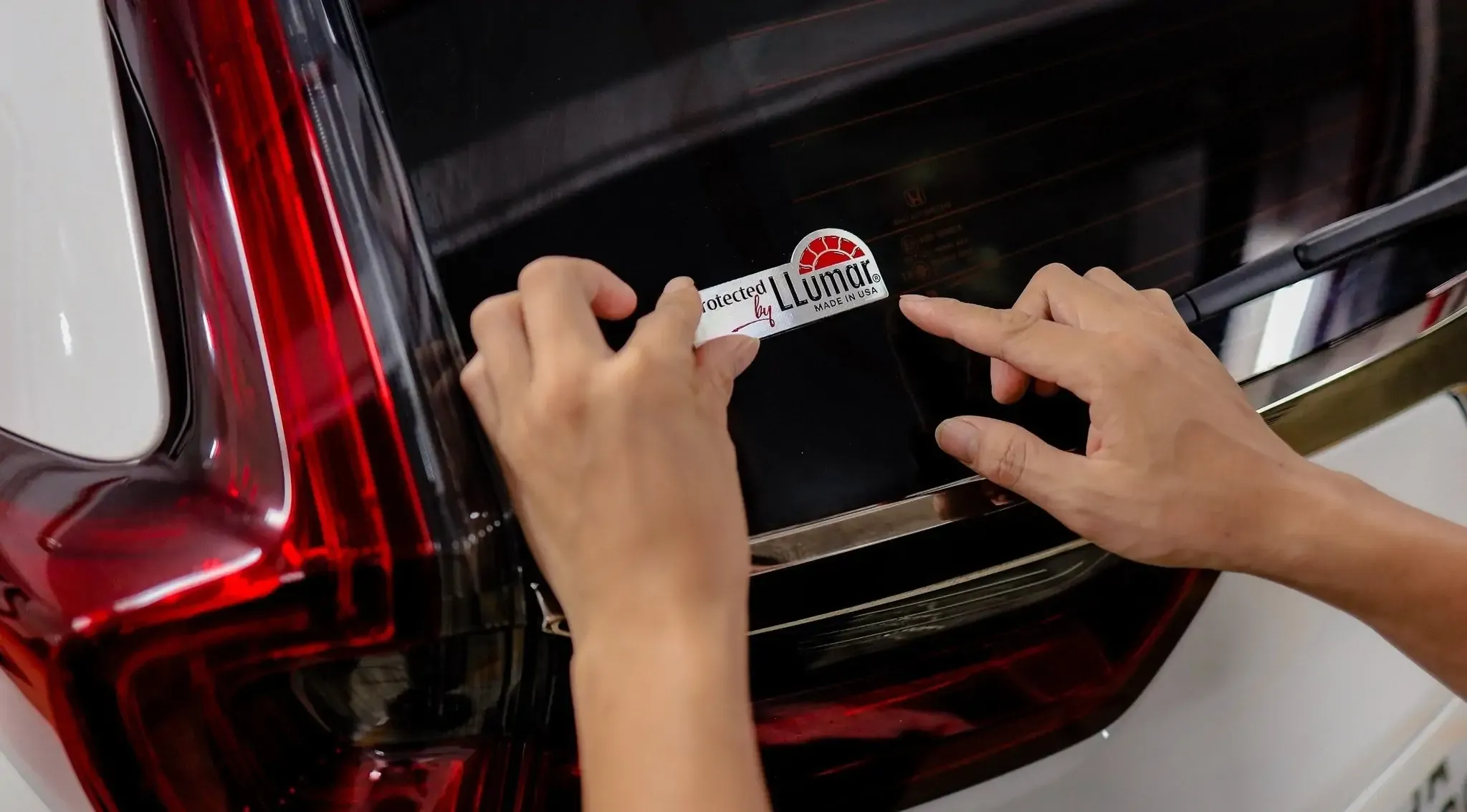 Tem chính hãng LLumar