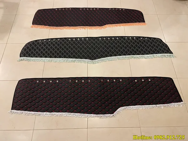 Thảm lót taplo xe tải giúp bảo vệ nội thất và giảm độ phản chiếu ánh sáng
