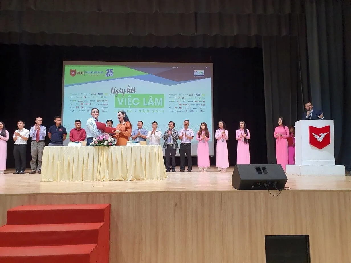 Thanh Phong Auto ký kết MOU với Trường Đại học Văn Lang