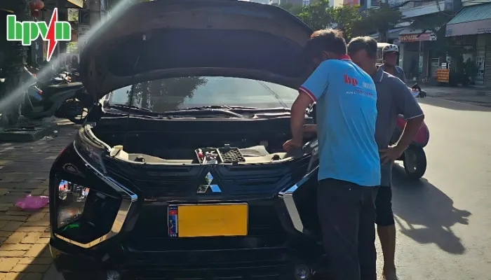 Dịch vụ thay bình ắc quy ô tô tại nhà của acquygs.com.vn