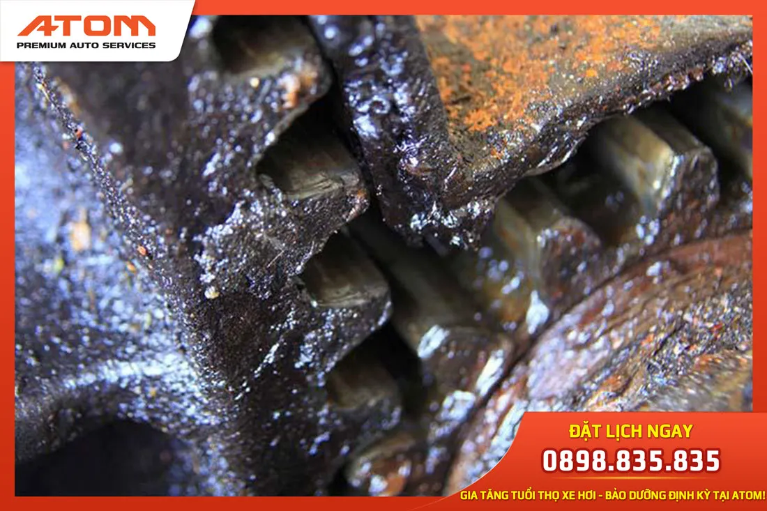 Nhớt hộp số xuống cấp khiến hộp số hoạt động kém hiệu quả