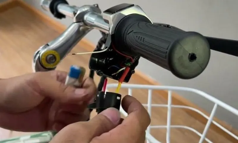 Hướng dẫn tự thay ổ khóa xe đạp điện