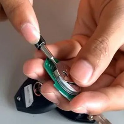 thay pin chìa khóa toyota