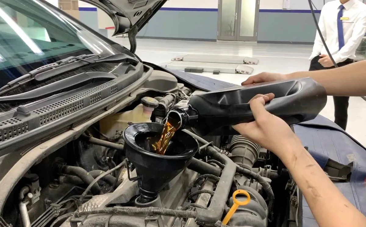 Hộp số tự động với que thăm dầu