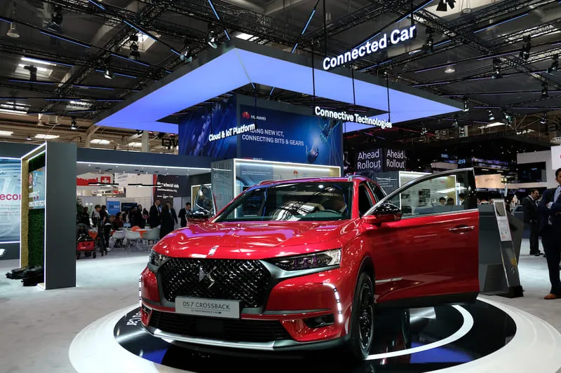 mẫu showroom ô tô đẹp nhất - Crystal Design TPL