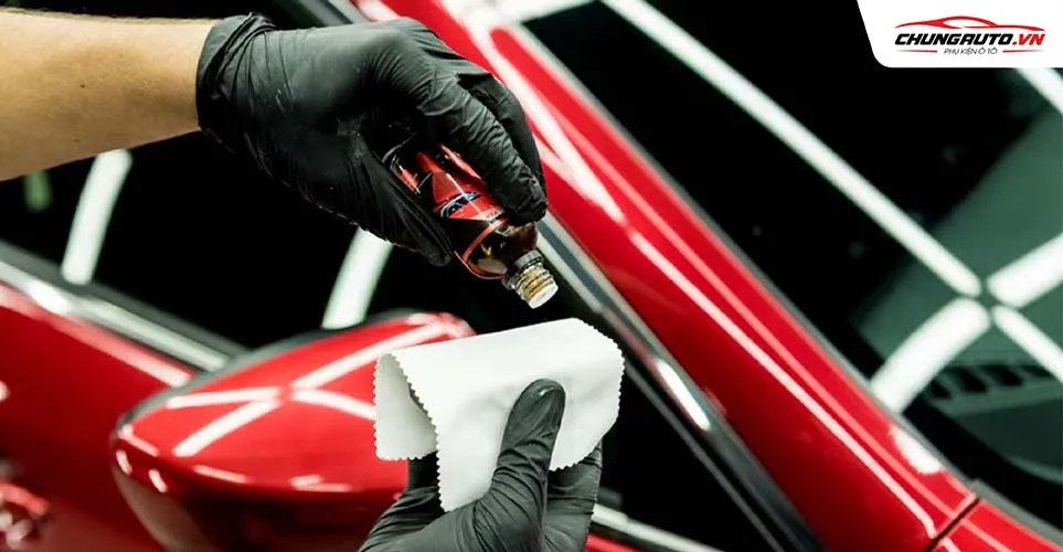 thực hiện phủ ceramic ô tô