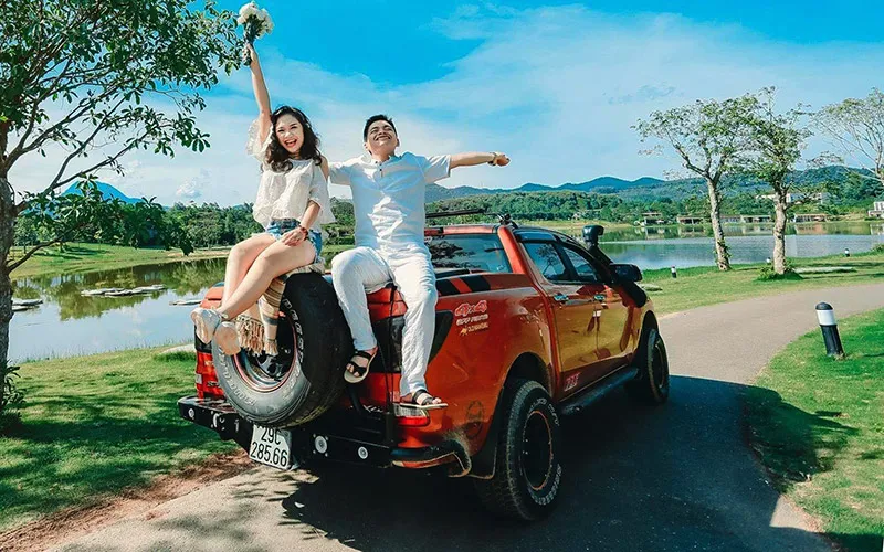 Kiểm tra xe bán tải tự lái trước khi khởi hành để đảm bảo chuyến đi an toàn