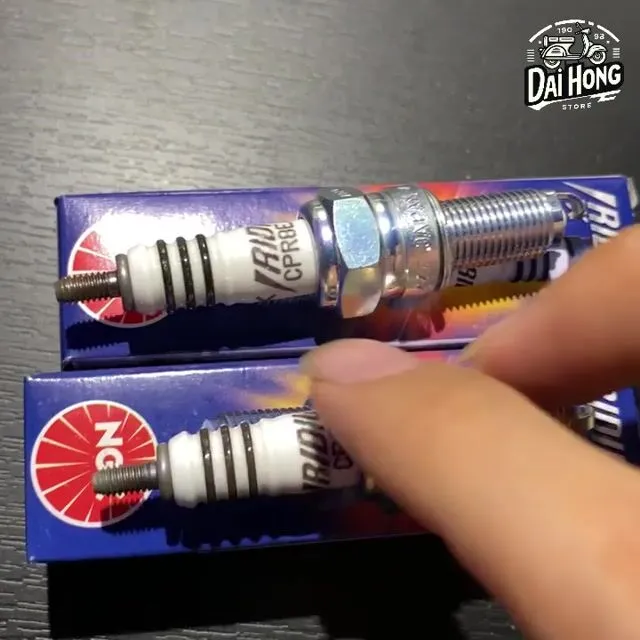 Xe tải Hino 15 tấn lắp cẩu Dongyang 8 tấn 6 khúc