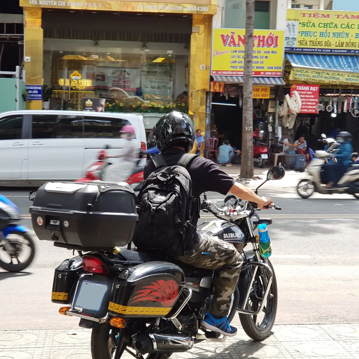 Thung-givi-e43NTL-Advance-cho-xe-suzuki-gd110-1