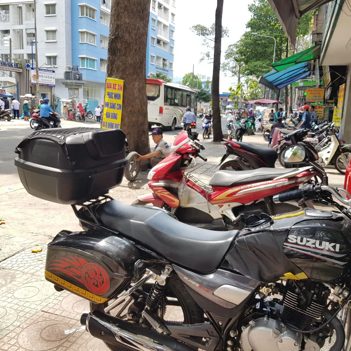 Thung-givi-e43NTL-Advance-cho-xe-suzuki-gd110-3