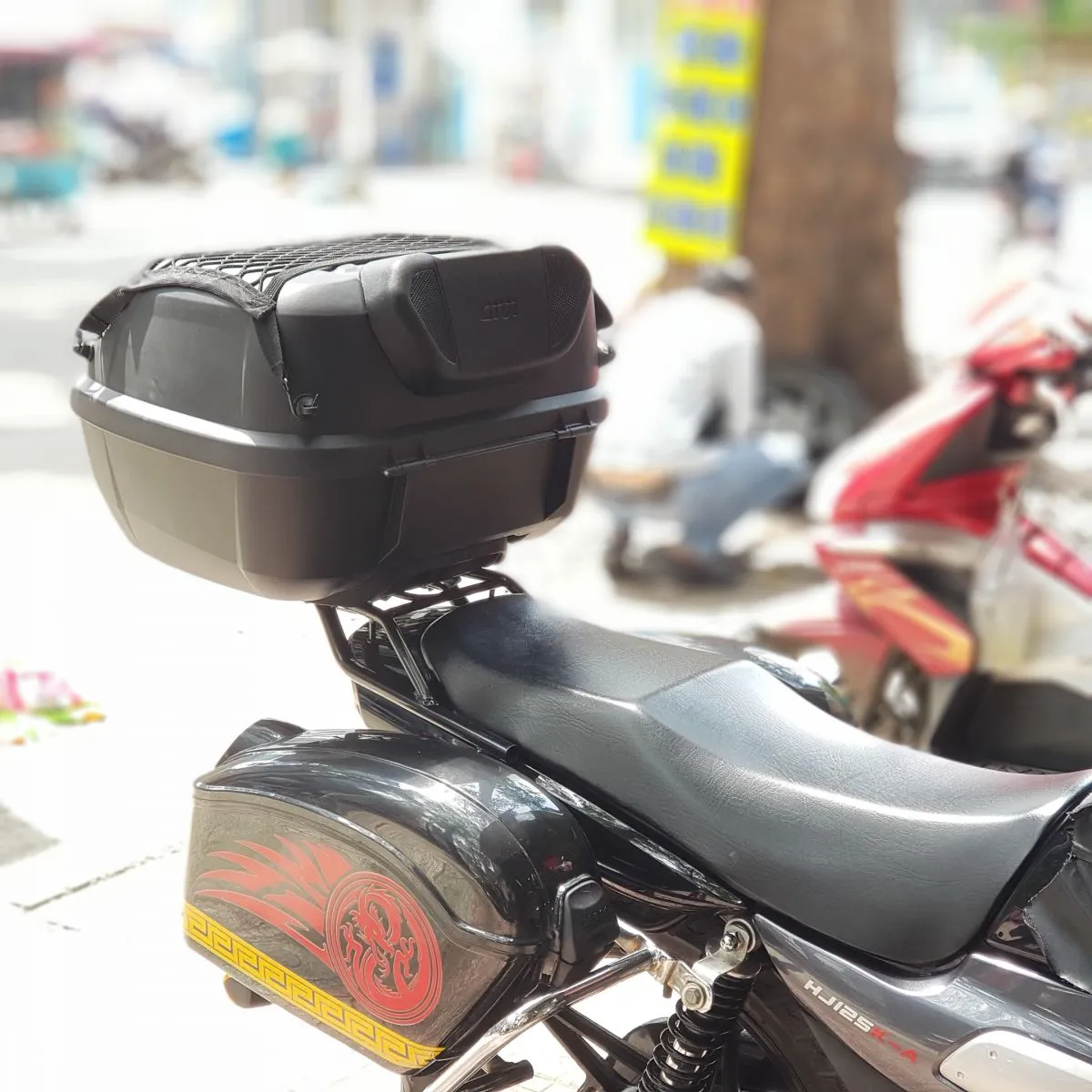 Thung-givi-e43NTL-Advance-cho-xe-suzuki-gd110-5