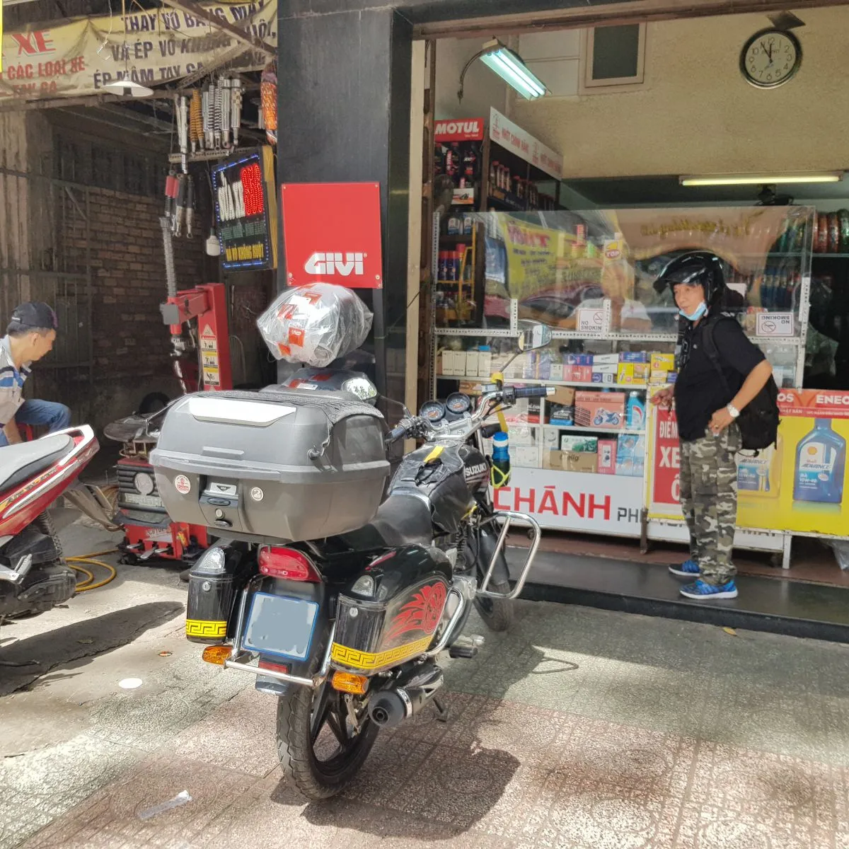 Thung-givi-e43NTL-Advance-cho-xe-suzuki-gd110-9