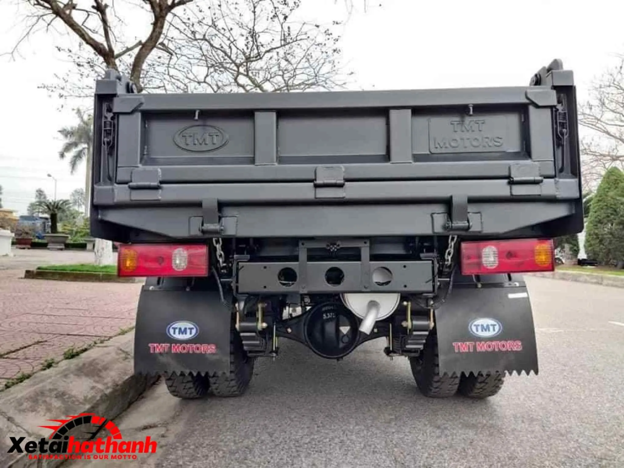 Thùng hàng xe ben TMT 1 tấn với kết cấu vững chắc và kích thước lớn